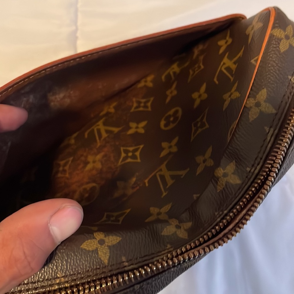 Louis Vuitton - Picture 11 of 11